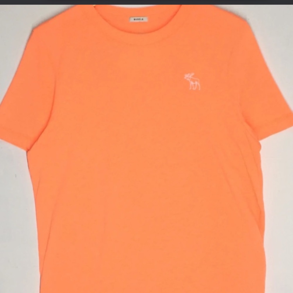 Abercrombie and Fitch orange cream tshirt